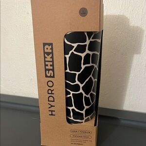 HydroJug SHKR Black and Cream Giraffe Tumbler